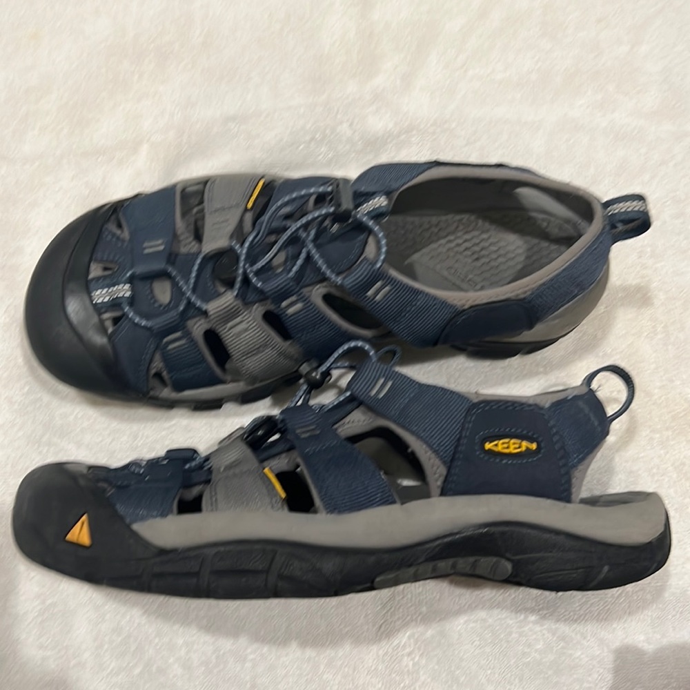 Keen Newport hiking/water sandals size 11